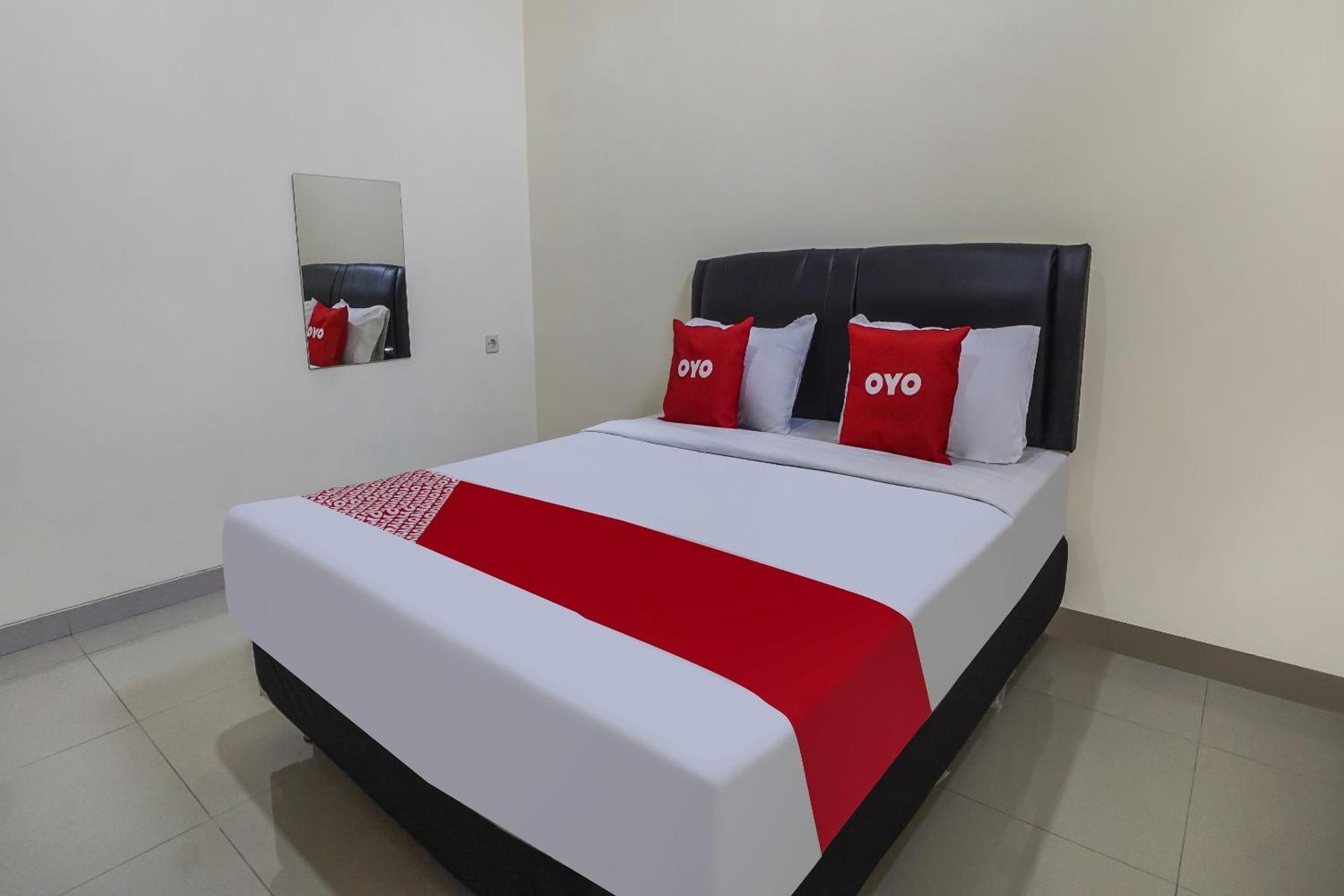 Oyo 91084 Oke Guest House Malang Exterior photo