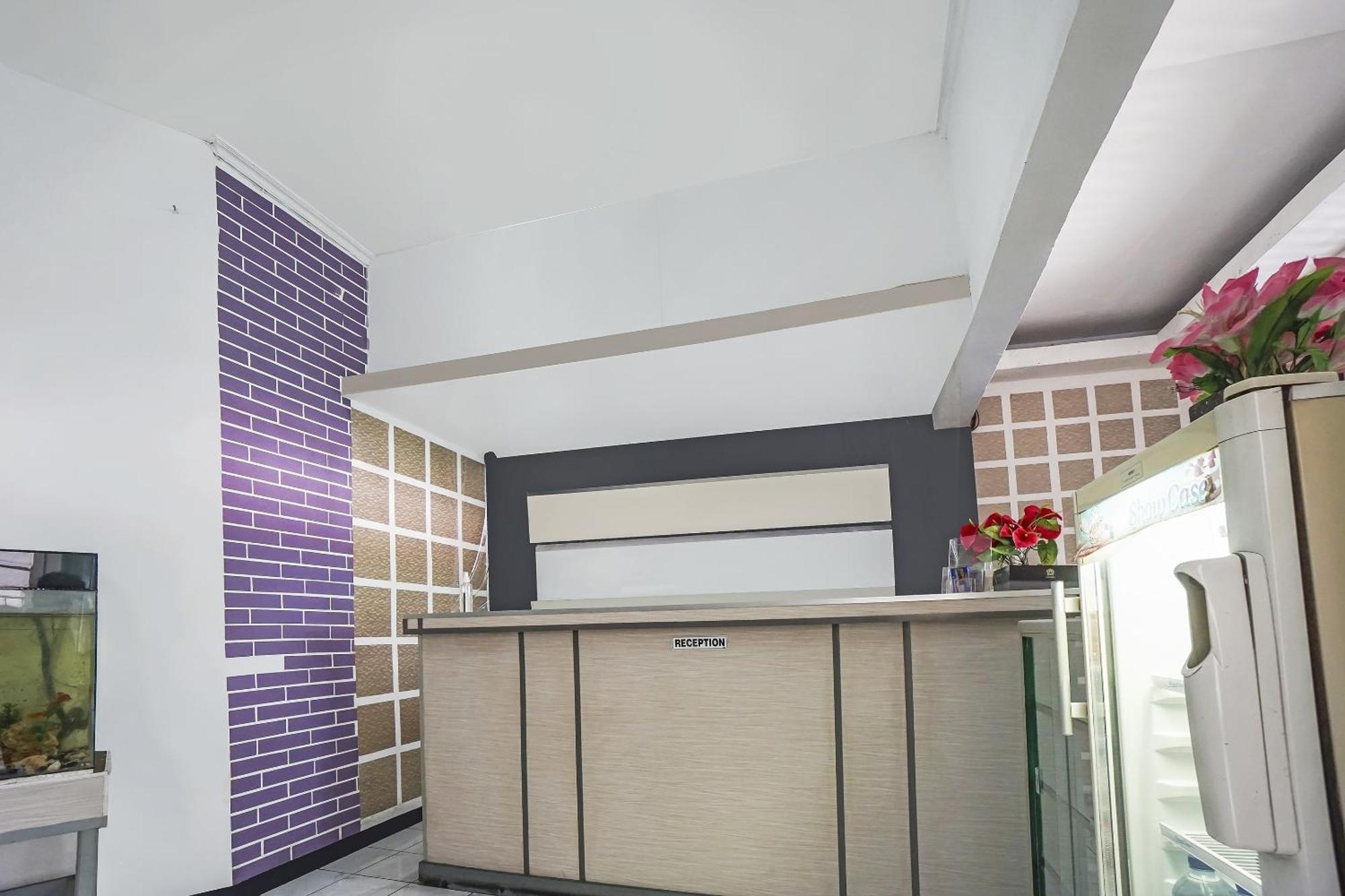 Oyo 91084 Oke Guest House Malang Exterior photo